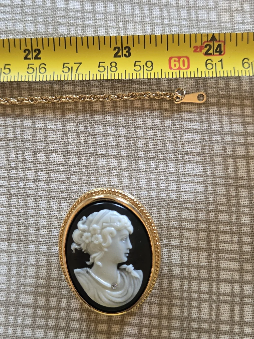Vintage Cameo Necklace, brooch. 24
